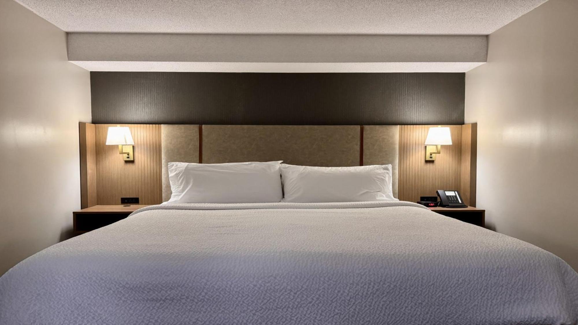 Holiday Inn Hotel & Suites London By Ihg Exterior foto